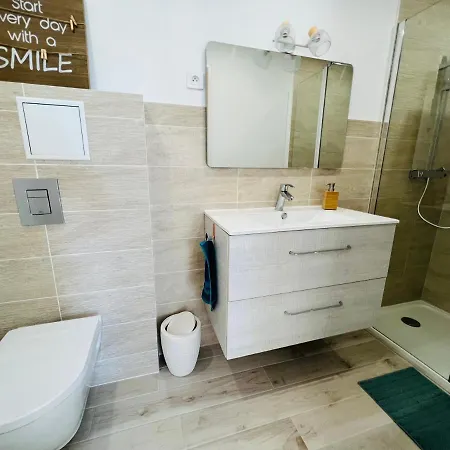 Studio De Vacances Dans Avec Piscine Апартаменты Коголин