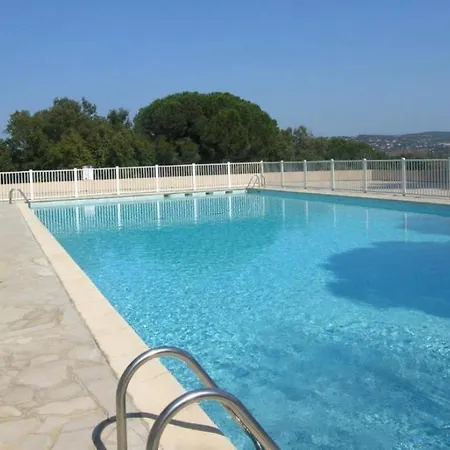 Studio De Vacances Dans Avec Piscine Apartament