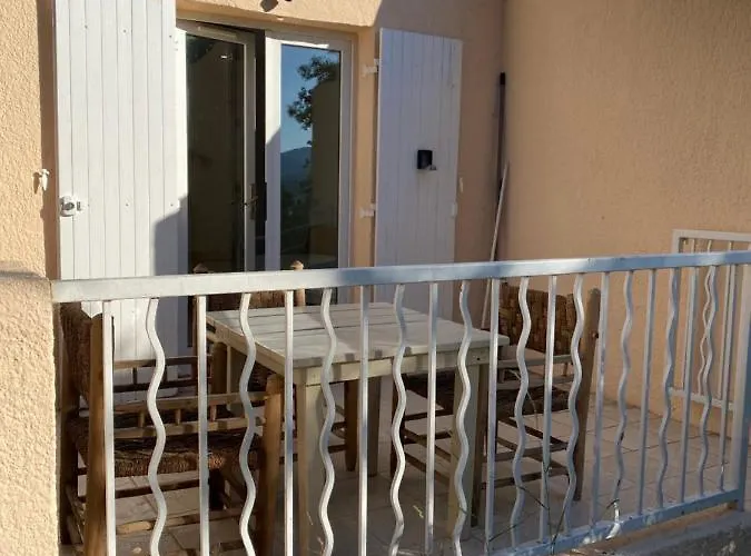 Studio De Vacances Dans Avec Piscine * Cogolin