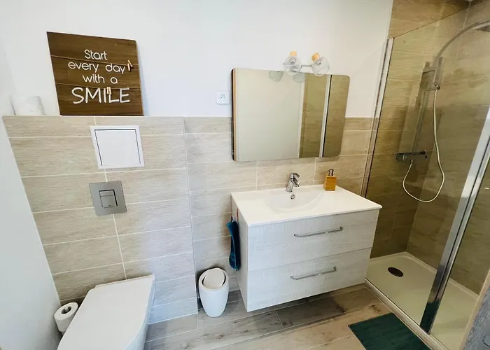 Studio De Vacances Dans Résidence Avec Piscine Appartement Cogolin